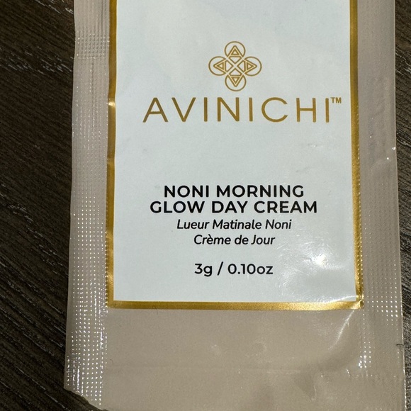 Madewell Traveled Pouch & (8) Skincare and makeup samples. NWT. - Picture 4 of 9